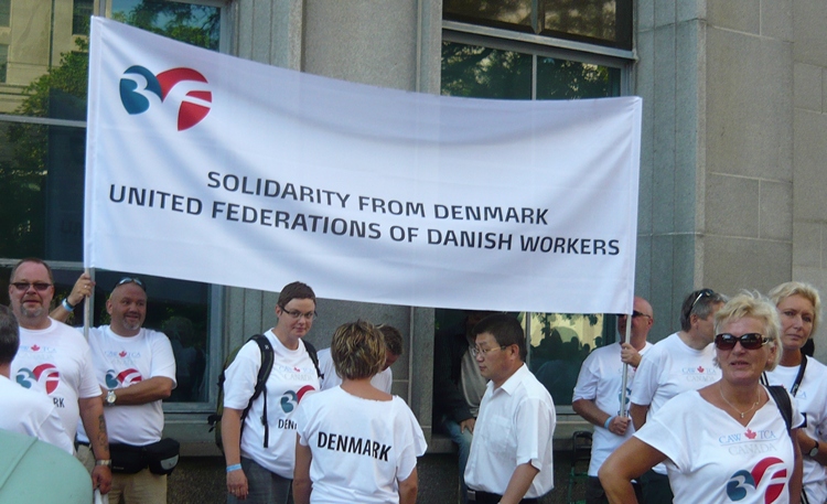 ../images2012/Provinces/Ontario/WorkersEconomy/120903-TorontoLabourDay-Contingent-06.JPG